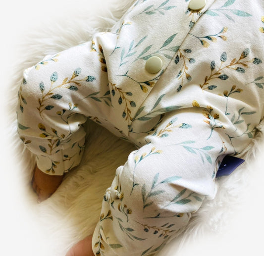 Detail van Boxpak Blauwe blaadjes. Lief meisjes boxpakje met haarbandje van webshop Cuteez