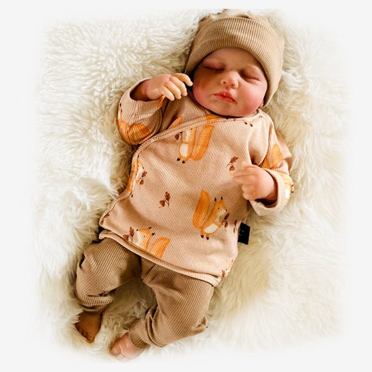 Baby draagt Driedelig setje Eekhoorn. Unisex handgemaakte duurzame babykleding maat 50-80. Webshop Cuteez. 
