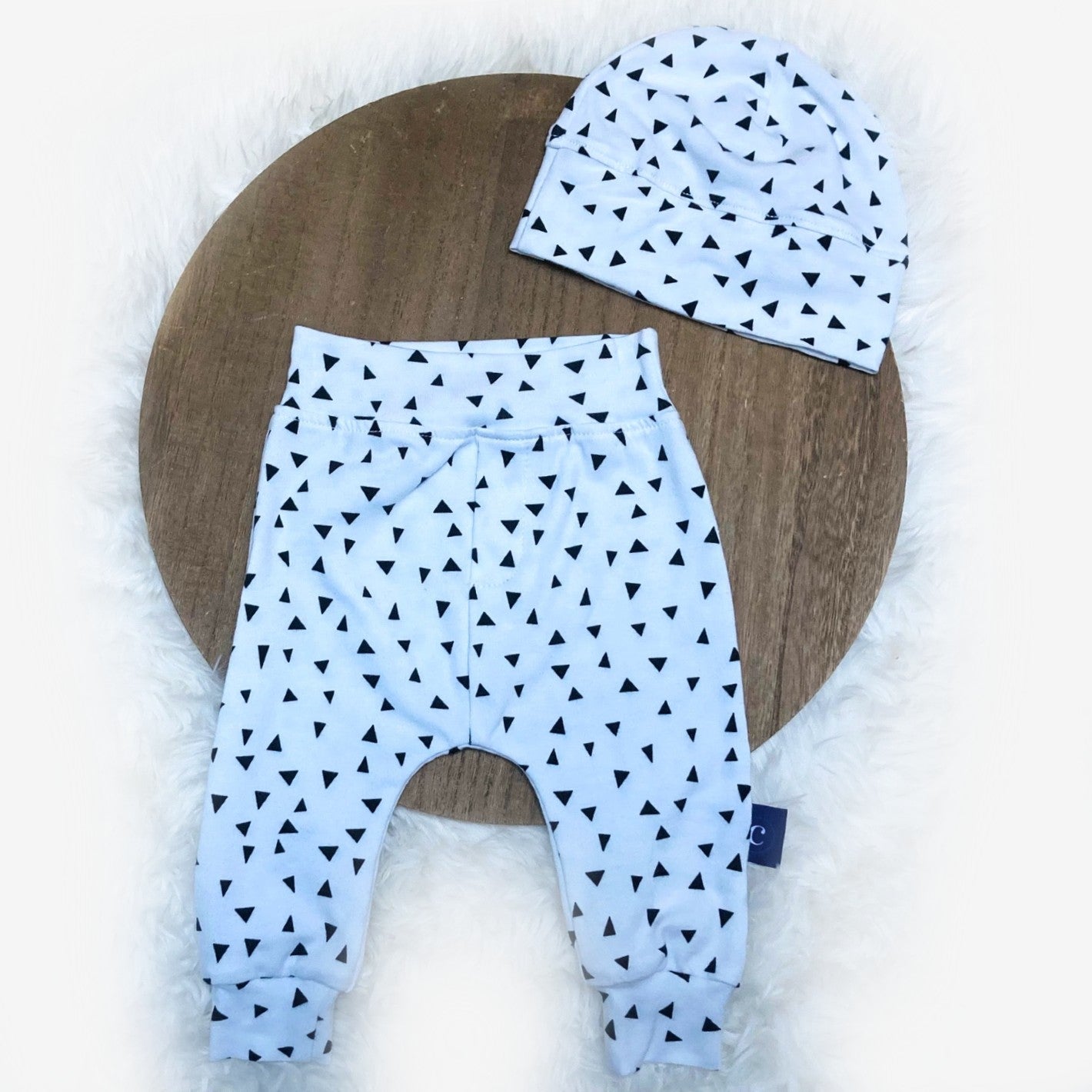 Two-piece set Triangle. Size 50-68. Handmade baby clothes.