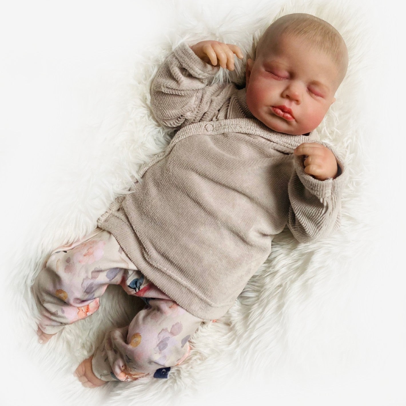 Two-piece set Sand. Size 50-62. Handmade baby clothes.