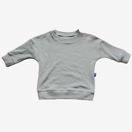 Grijze Trui Dolman van gebreide katoen, unisex en handgemaakt. Comfortabele en warme baby- en peutertrui voor de wintergarderobe.