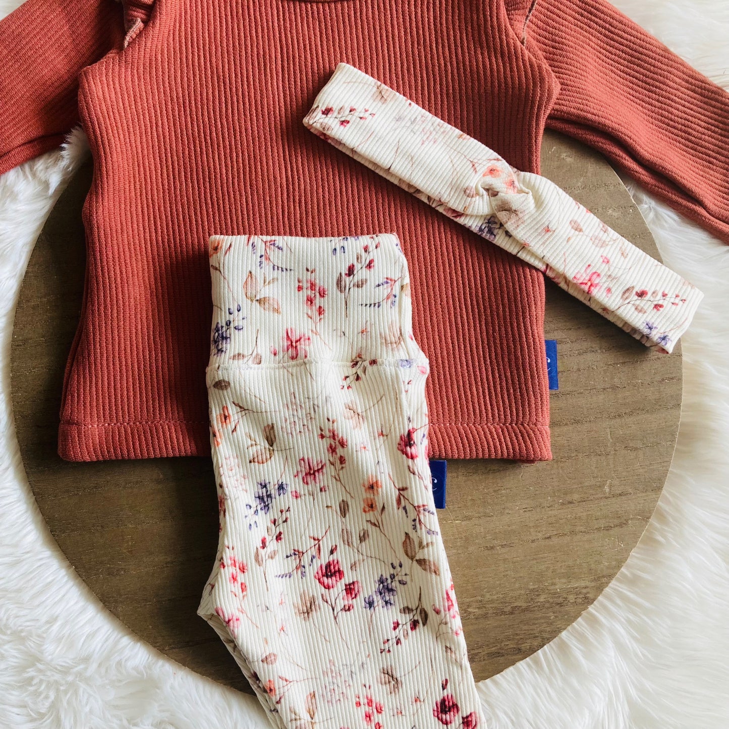 Flare broek & haarband Rosie. Maat 50-128. Handgemaakte baby- en kinderkleding.