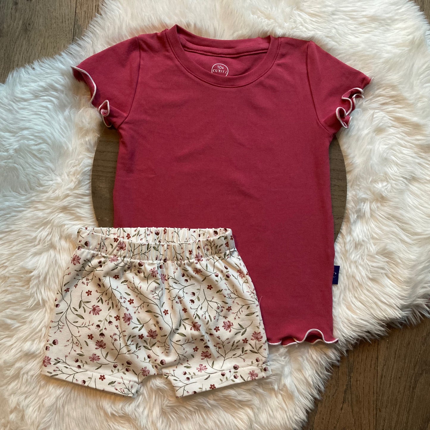 Short Roos. Maat 50-92. Handgemaakte kinderkleding.