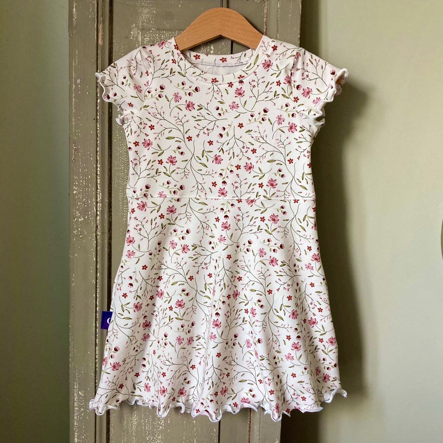 Knee-length summer dress Roos. Children's sizes 62-146. Handmade children's clothing.