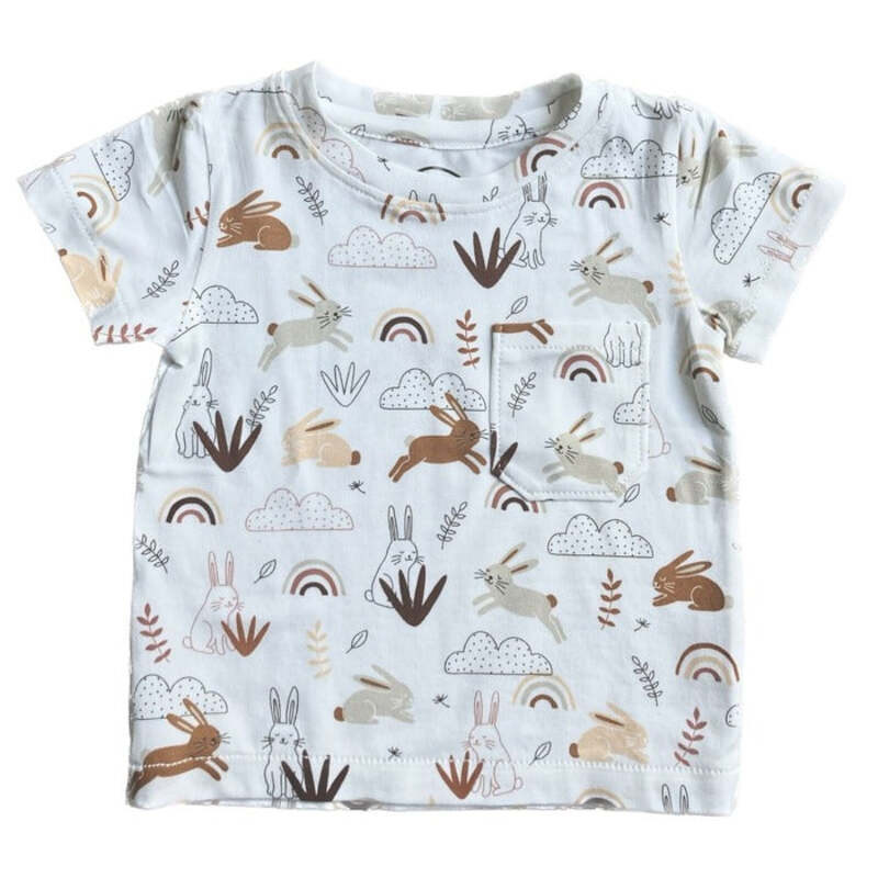 Close up van Baby tshirt Bunny. Maat 68-74. Handgemaakte babykleding. Online - Handgemaakte kinderkleding; duurzame babykleding