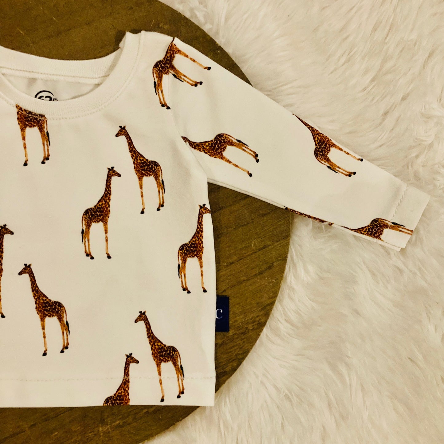 Longsleeve Giraffe. Maat 50-92. Handgemaakte kinderkleding.